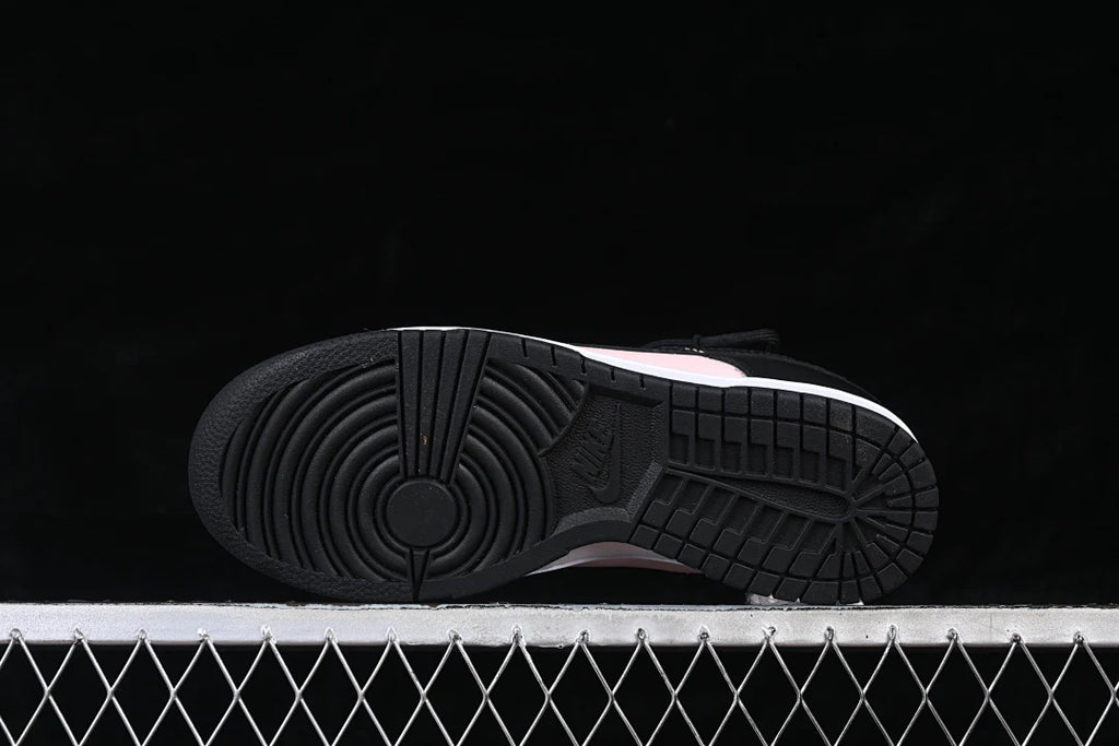 Nike SB Dunk Low "Black Pink"