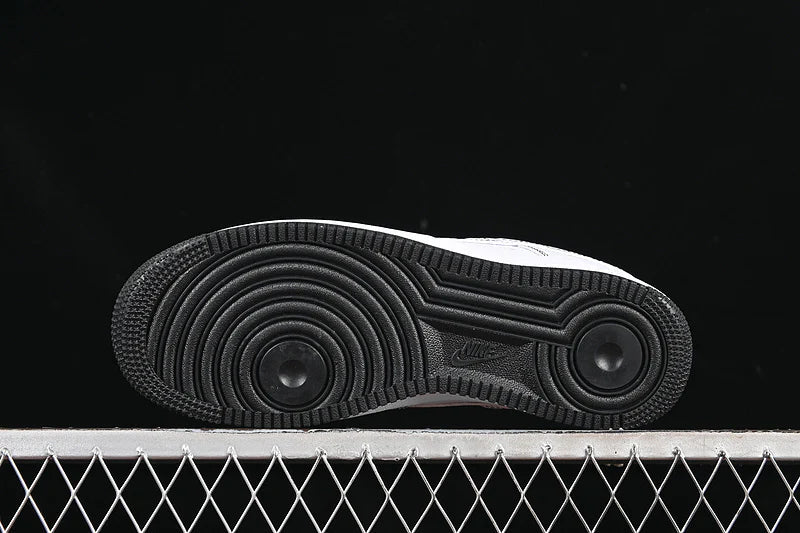 Nike Air Force 1 '07 LV8 "White/Black"