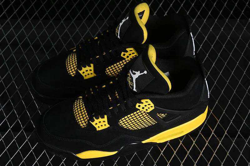 Air Jordan 4 Retro "Thunder"