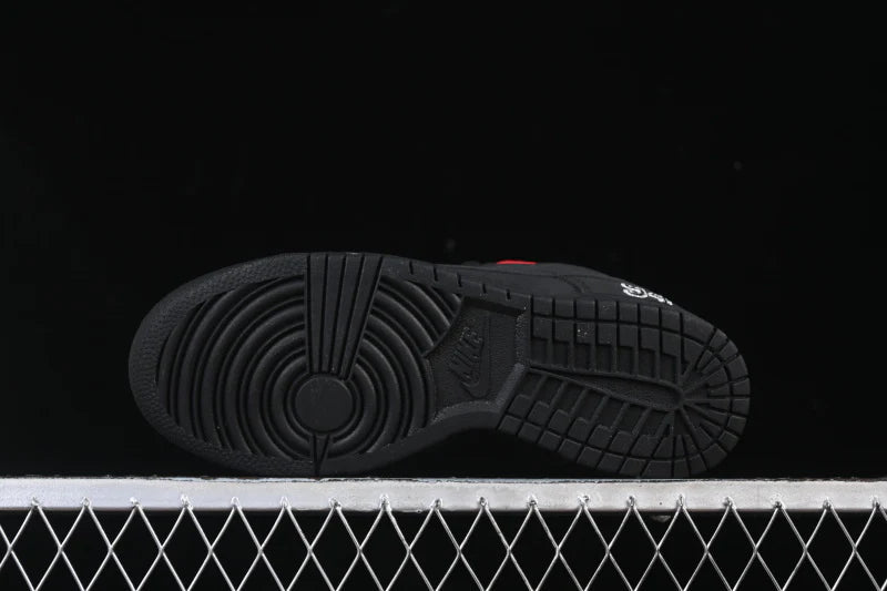 Nike SB Dunk X Supreme 94
