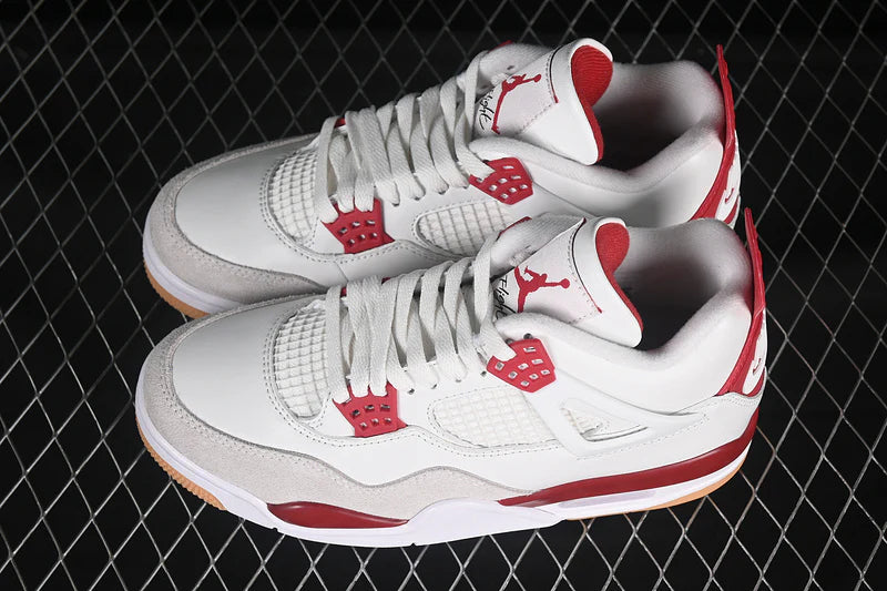 Air Jordan 4 Retro "Varsity Red"