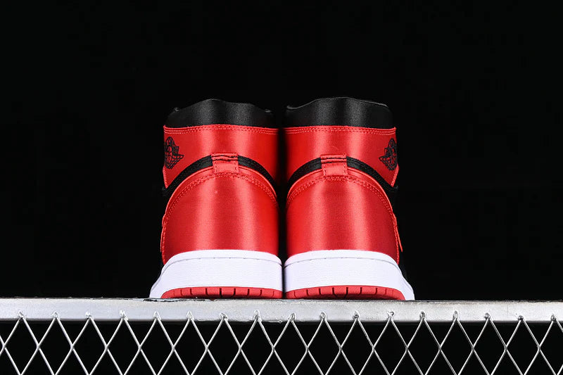 Air Jordan 1 Retro High OG "Satin Bred"
