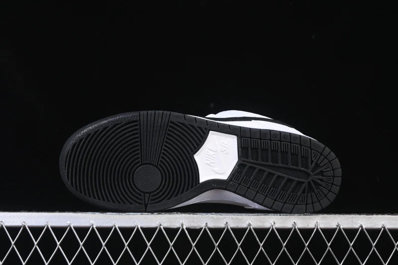 Nike SB Dunk Low "All White & Black"