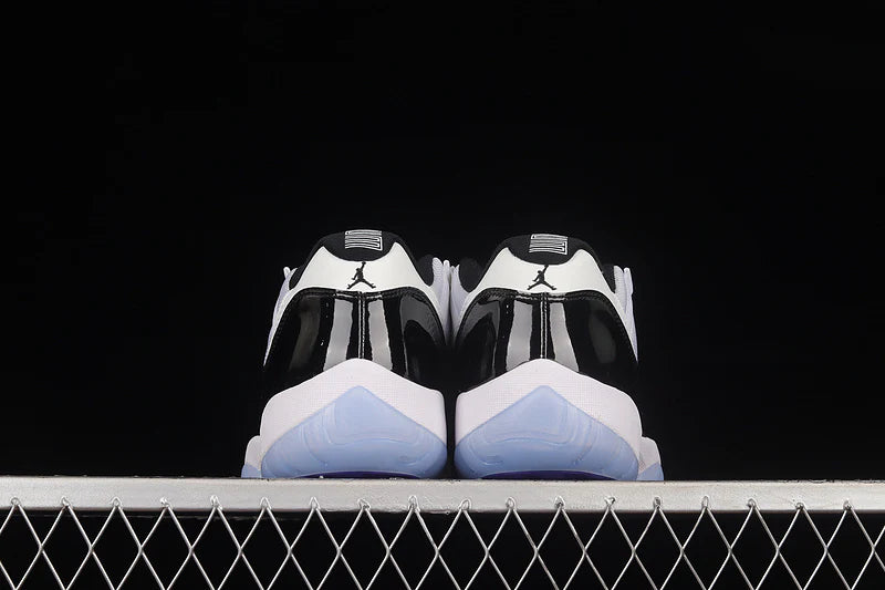 Air Jordan 11 Retro Low "Concord"