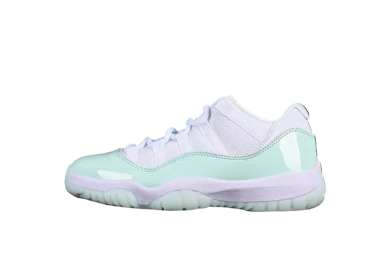 Air Jordan 11 Retro Low "Igloo"