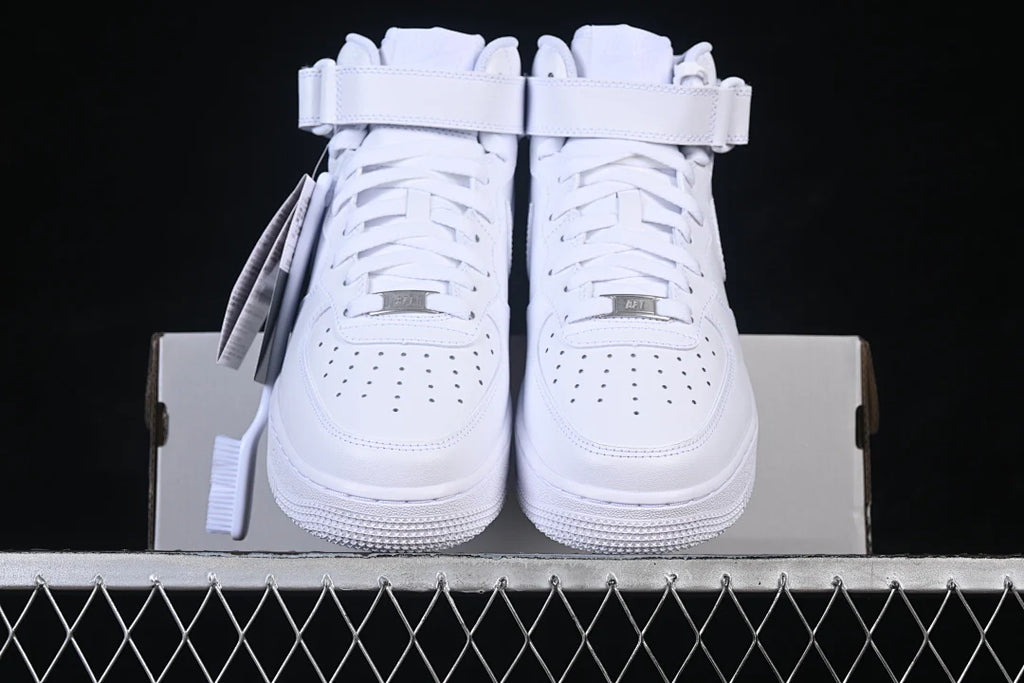 Nike Air Force 1 Mid "All White"