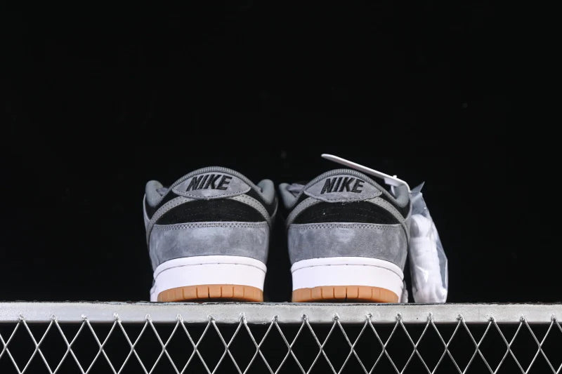 Nike SB Dunk Low "Dark Smoke Grey"