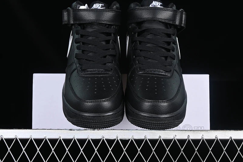 Nike Air Force 1 Mid "All Black/White"
