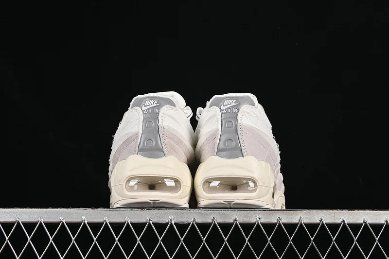 Nike Air Max 95 x Comme Des Garçons "beige and white"