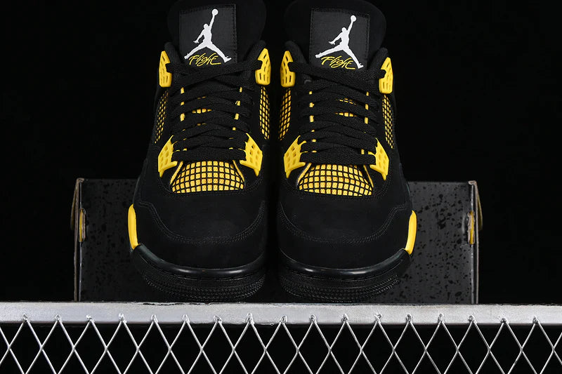 Air Jordan 4 Retro "Thunder"