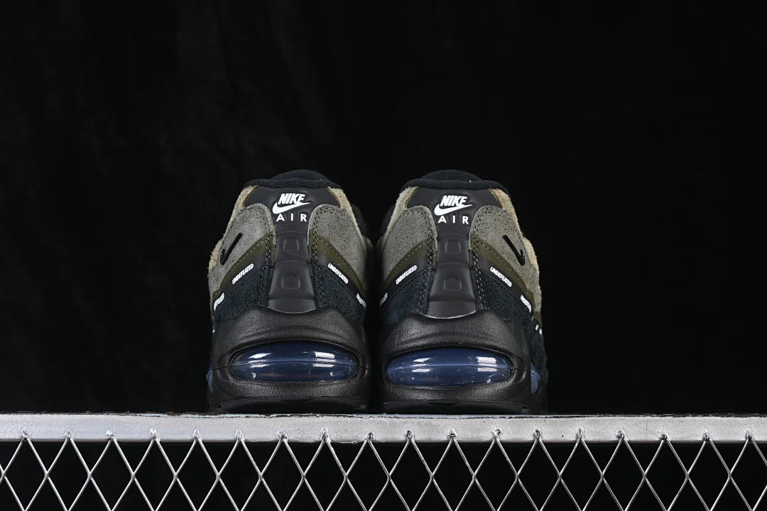 Nike Air Max 95 x UNDEFEATED "La Brea"