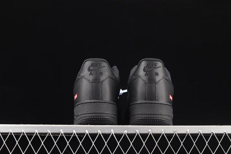 Nike Air Force 1 "Supreme Black"