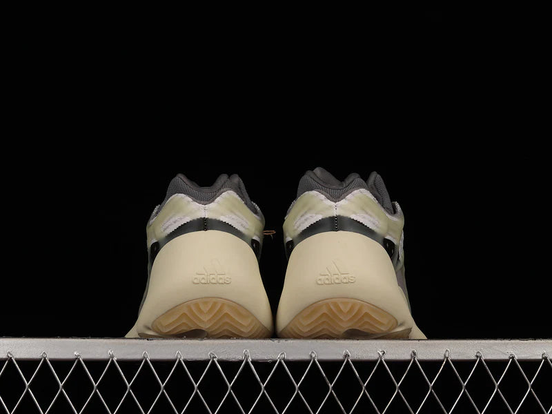 Adidas Yeezy Boost 700 V3 modelo "Fade Salt"