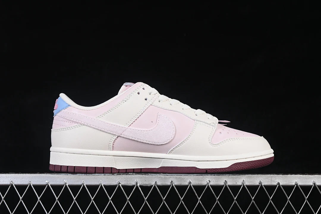 Nike SB Dunk Low "Love"