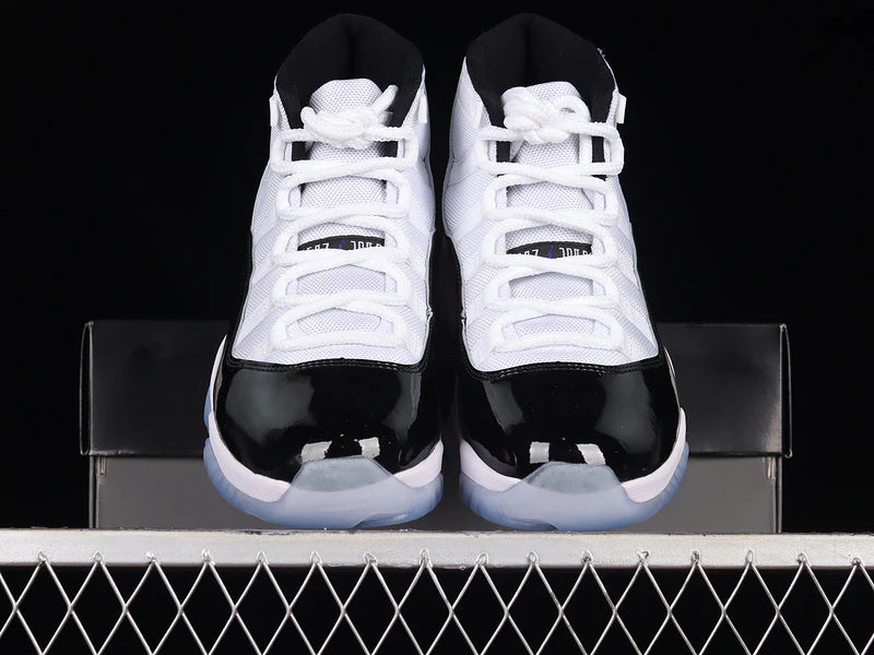 Air Jordan 11 Retro "Concord"