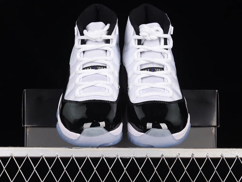 Air Jordan 11 Retro "Concord"