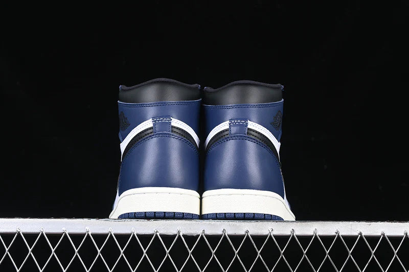 Air Jordan 1 Retro High OG "Midnight Navy"