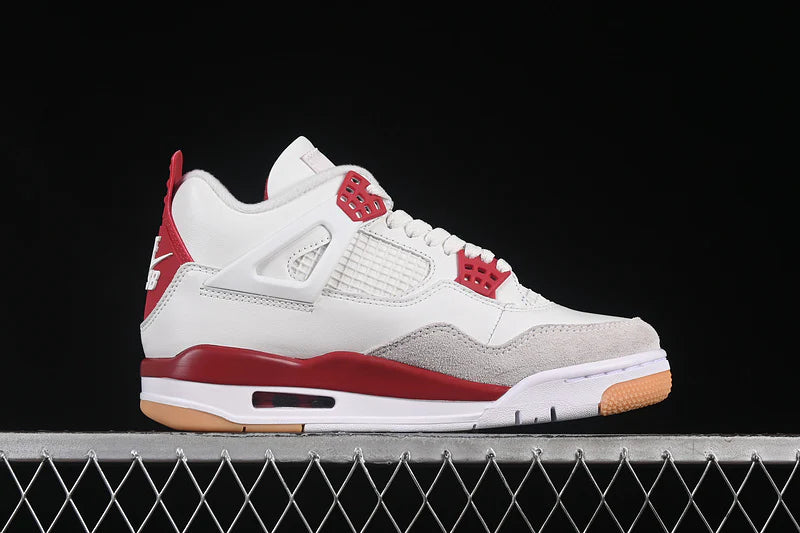 Air Jordan 4 Retro "Varsity Red"