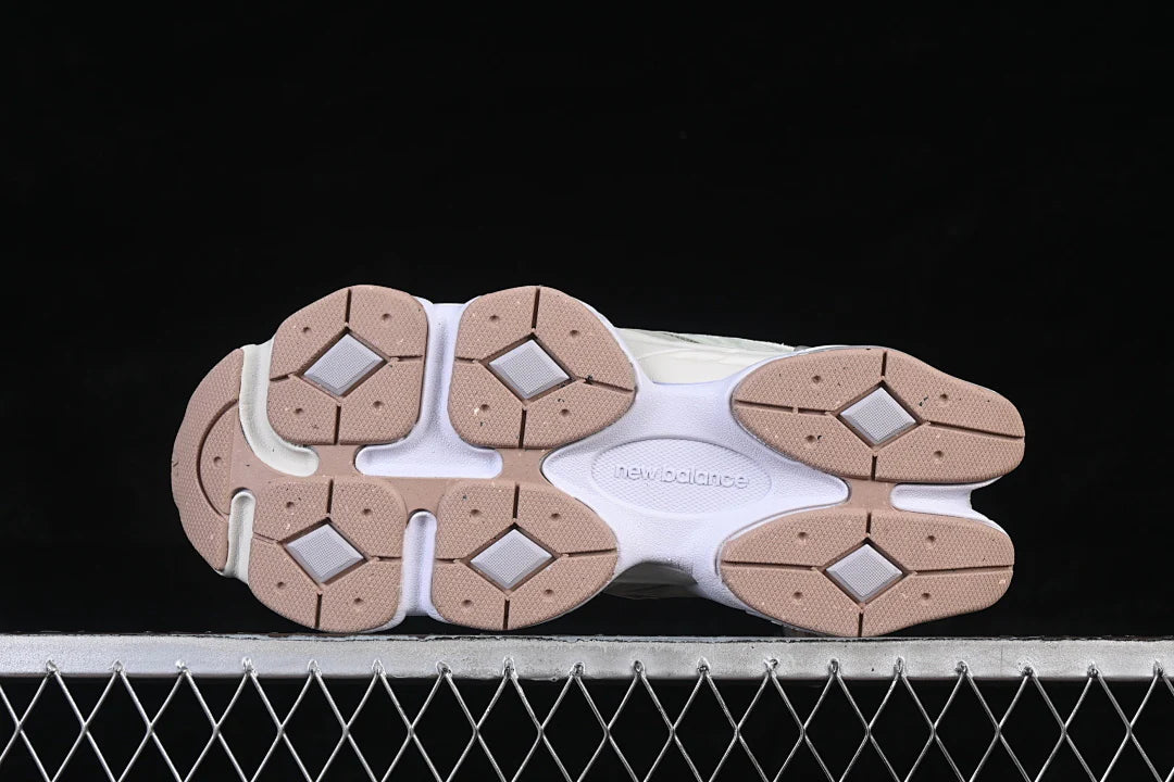 NB 9060 "Garter Snake with Pearl Grey"