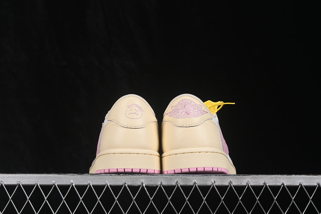 Air Jordan 1 Retro Low OG X Travis Scott "Shy Pink"