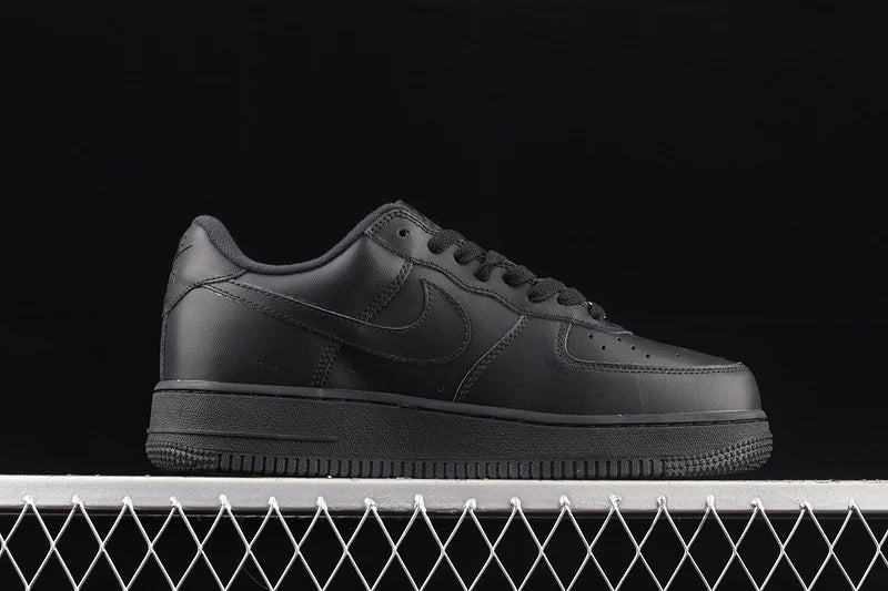 Nike Air Force 1 "Supreme Black"