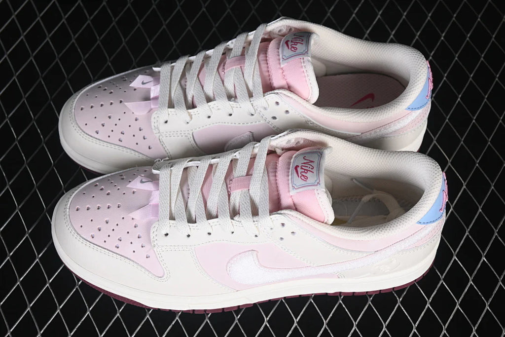 Nike SB Dunk Low "Love"