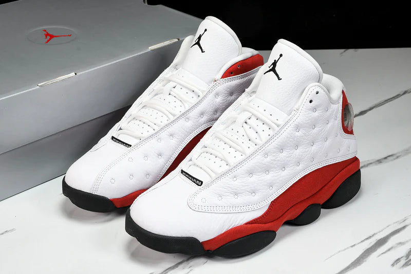 Air Jordan 13 Retro "Chicago" 2026