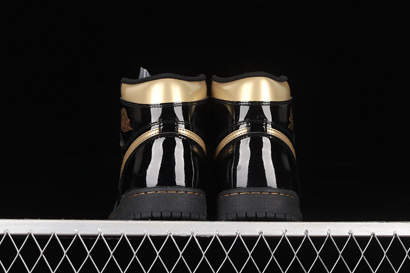 Air Jordan 1 Retro High OG "Black Metallic Gold"