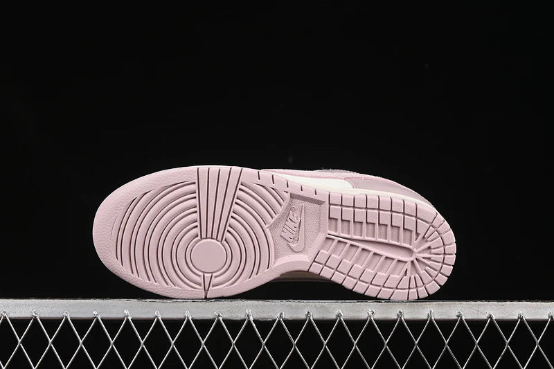 Nike SB Dunk Low "Particle Rose"