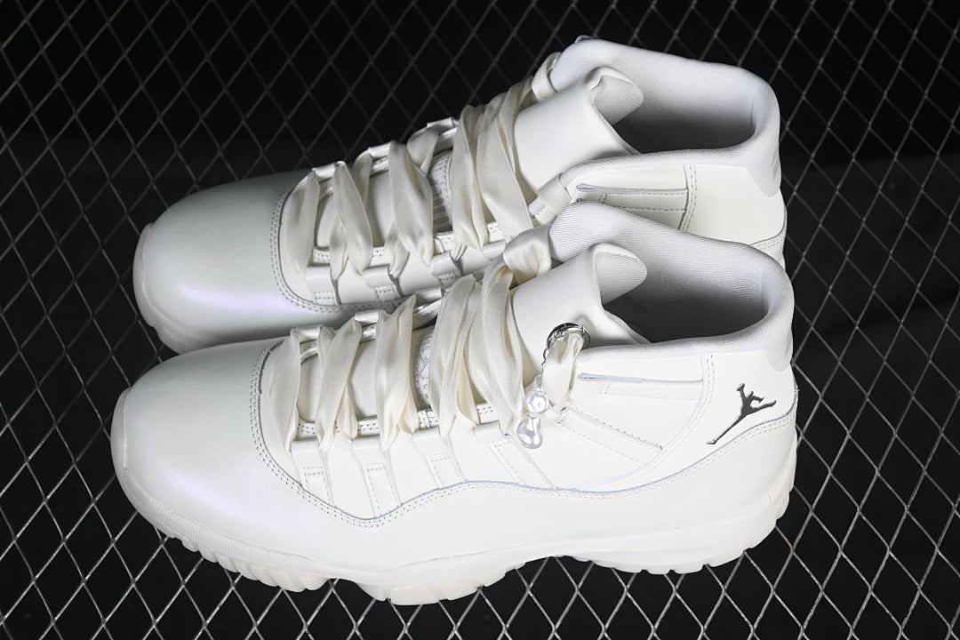 Air Jordan 11 Retro "Pearl"