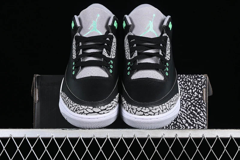 Air Jordan 3 Retro "Green Glow"