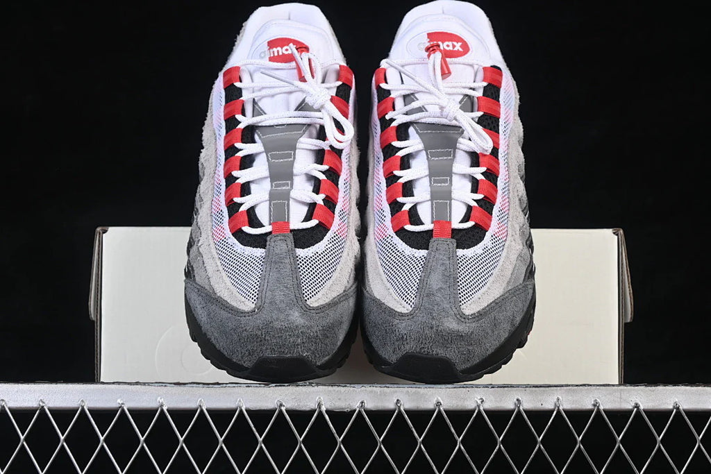 Nike Air Max 95 x UNDEFEATED "Geo Tokyo Bright Crimson"