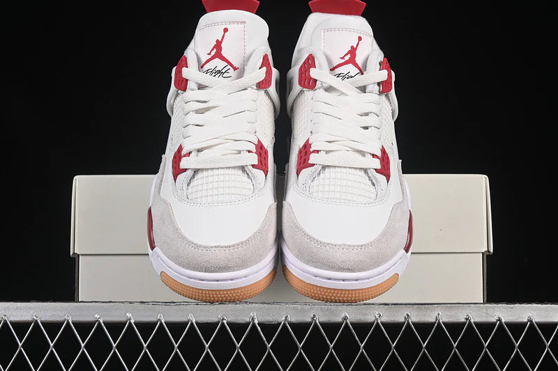 Air Jordan 4 Retro "Varsity Red"