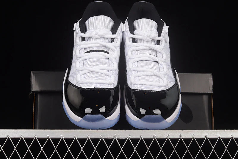 Air Jordan 11 Retro Low "Concord"