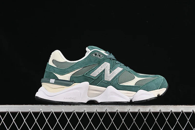 NB 9060 "spruce/angora"