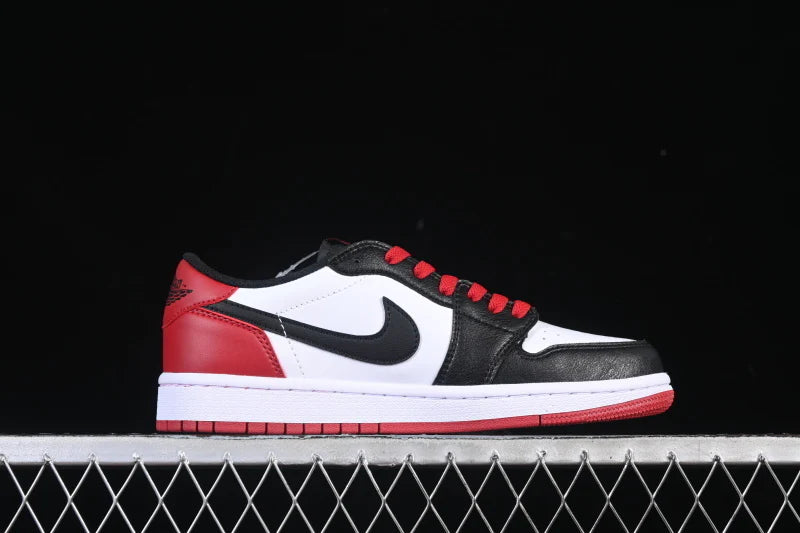 Air Jordan 1 Retro Low "Black Toe"