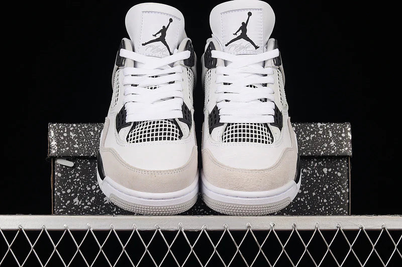 Air Jordan 4 Retro "Military Black