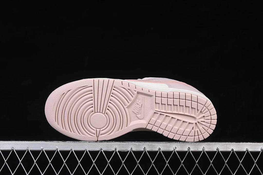 Nike SB Dunk Low "Platinum Violet"