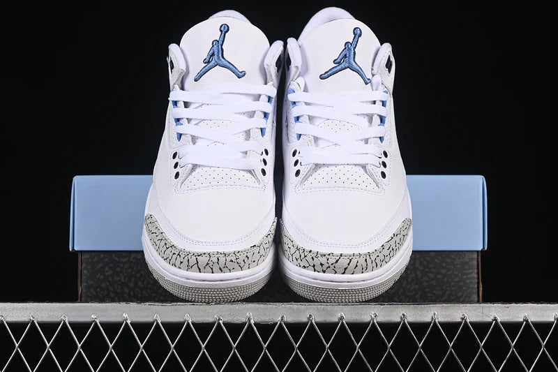 Air Jordan 3 Retro "UNC"