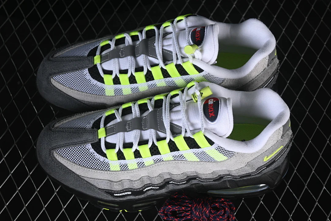 Nike Air Max 95 x UNDEFEATED "Geo NYC Neon"