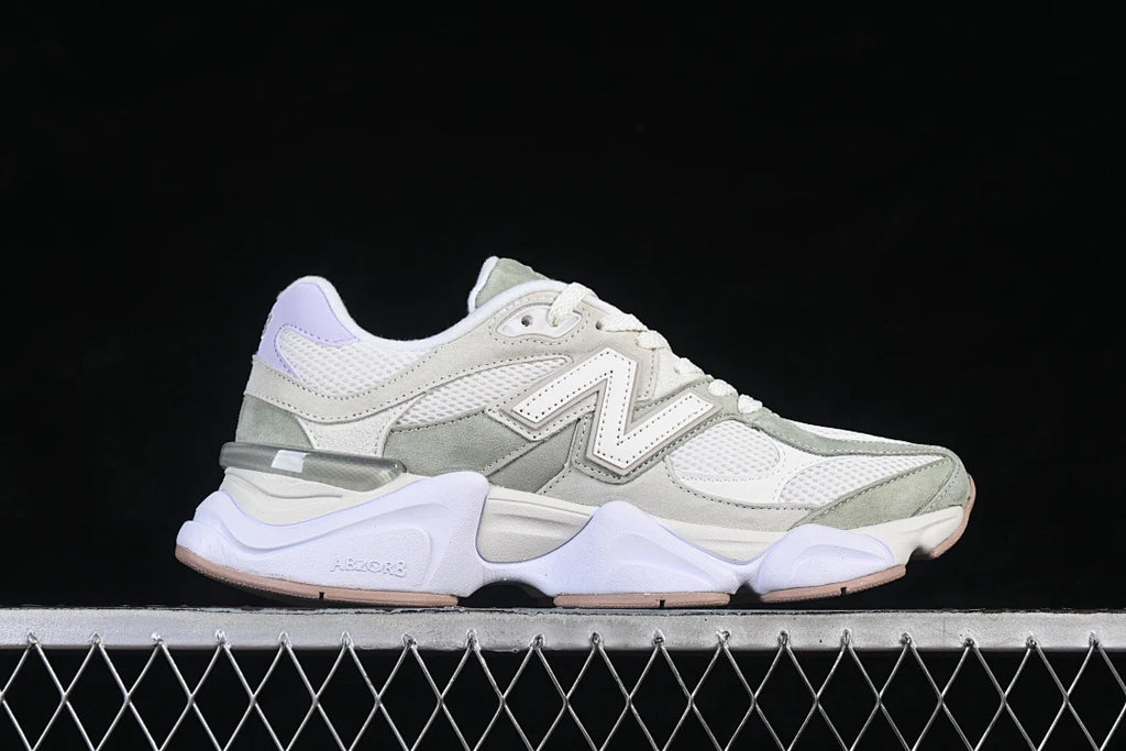 NB 9060 "Garter Snake with Pearl Grey"