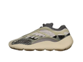 Adidas Yeezy Boost 700 V3 modelo "Fade Salt"