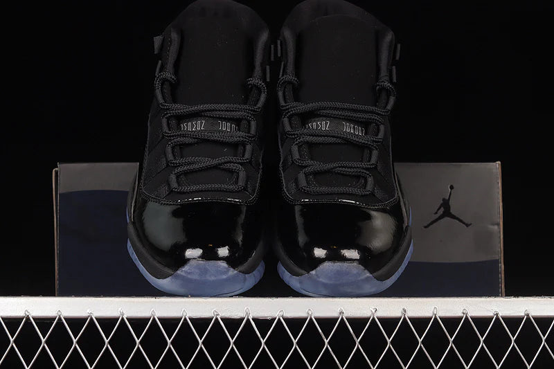 Air Jordan 11 Retro "Cap and Gown"