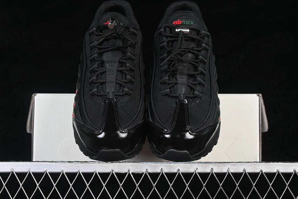 Nike Air Max 95 x UNDEFEATED "Black"
