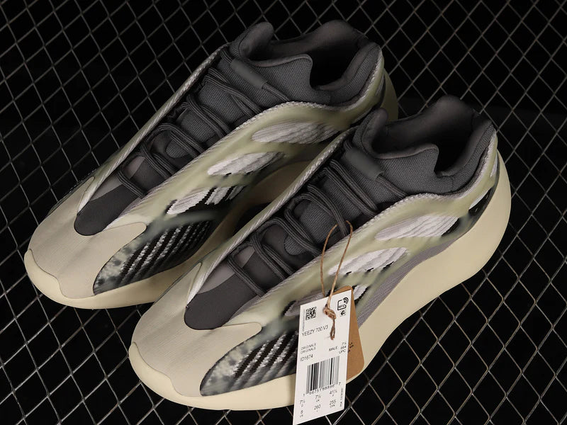 Adidas Yeezy Boost 700 V3 modelo "Fade Salt"
